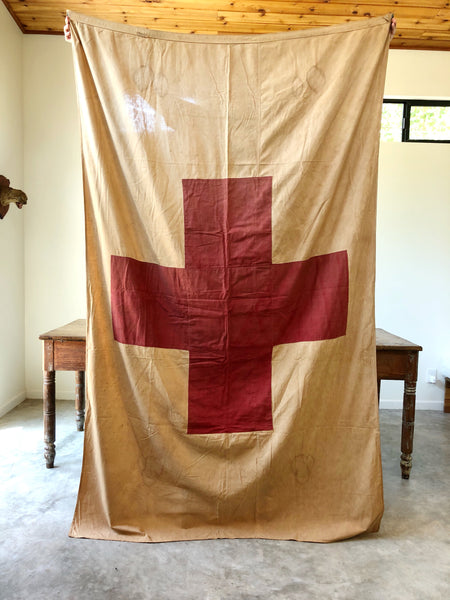 PERSONAL COLLECTION: WW1 ERA MEDIC FLAG #16