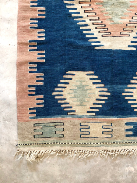VINTAGE KILIM RUG "ALANA"