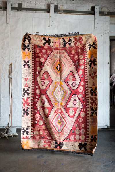 VINTAGE KILIM RUG "MADELYN"
