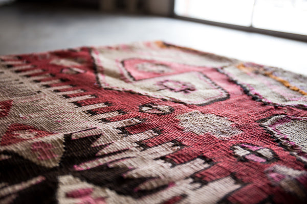 VINTAGE KILIM RUG "MADELYN"