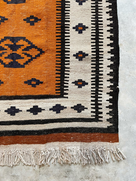 VINTAGE KILIM RUG "BANJO"