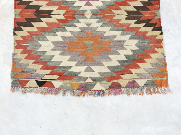 VINTAGE KILIM RUG