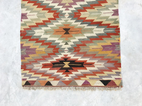 VINTAGE KILIM RUG