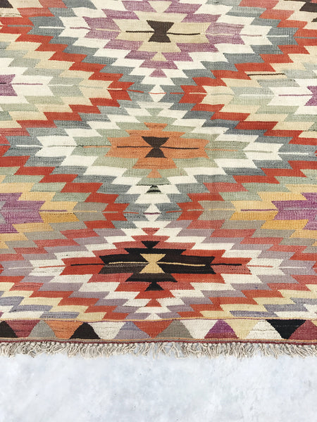 VINTAGE KILIM RUG