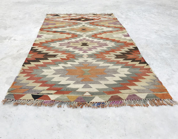 VINTAGE KILIM RUG