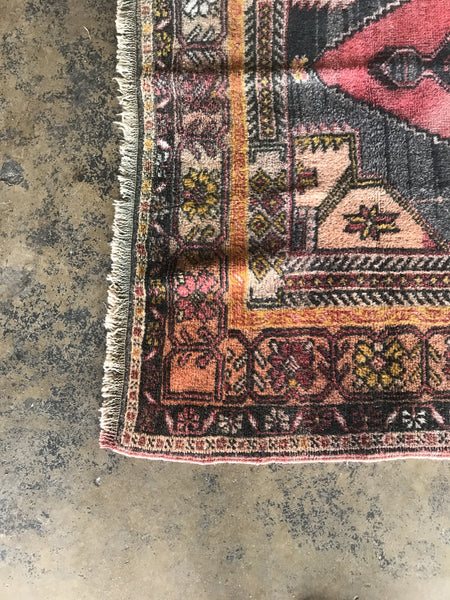 VINTAGE ANATOLIAN KNOTTED RUG "JENNY"