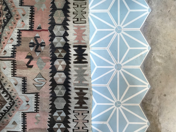 VINTAGE WOOL KILIM RUG "FELICIA"