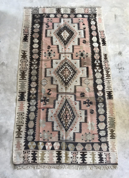 VINTAGE WOOL KILIM RUG "FELICIA"
