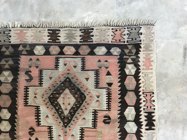 VINTAGE WOOL KILIM RUG "FELICIA"