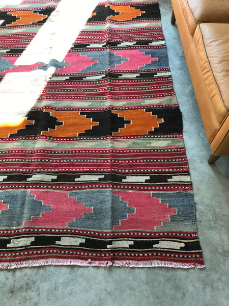 VINTAGE WOOL KILIM RUG "ALYSA"
