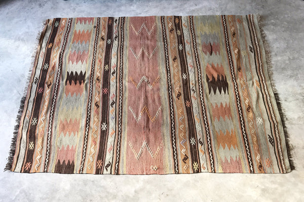 VINTAGE WOOL KILIM RUG "SARA"