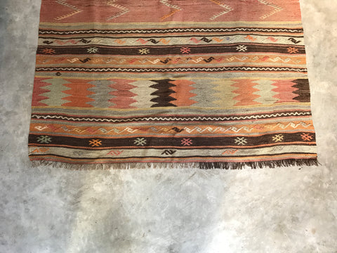VINTAGE WOOL KILIM RUG "SARA"