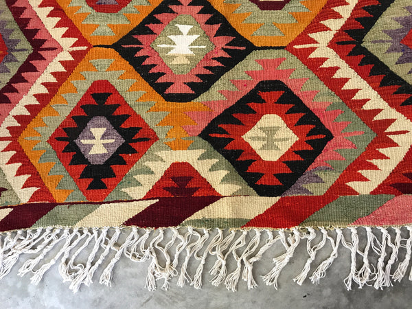 VINTAGE KILIM RUG "KAREN"