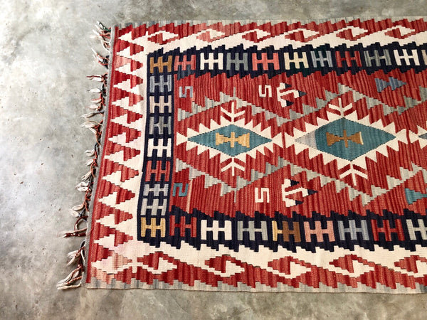 VINTAGE WOOL KILIM RUG “LEAH”