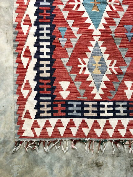 VINTAGE WOOL KILIM RUG “LEAH”