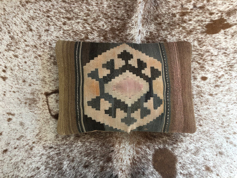 KILIM PILLOW “BEATRIX"