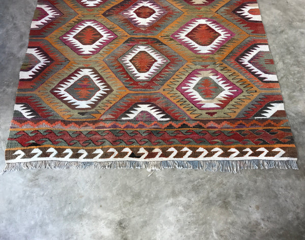 VINTAGE KILIM RUG "DEE DEE"