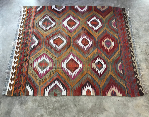 VINTAGE KILIM RUG "DEE DEE"