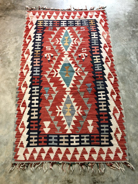 VINTAGE WOOL KILIM RUG “LEAH”