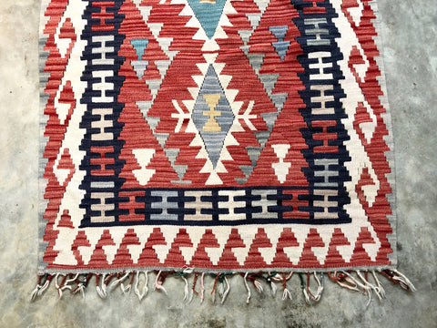 VINTAGE WOOL KILIM RUG “LEAH”