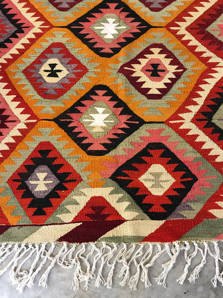 VINTAGE KILIM RUG "KAREN"